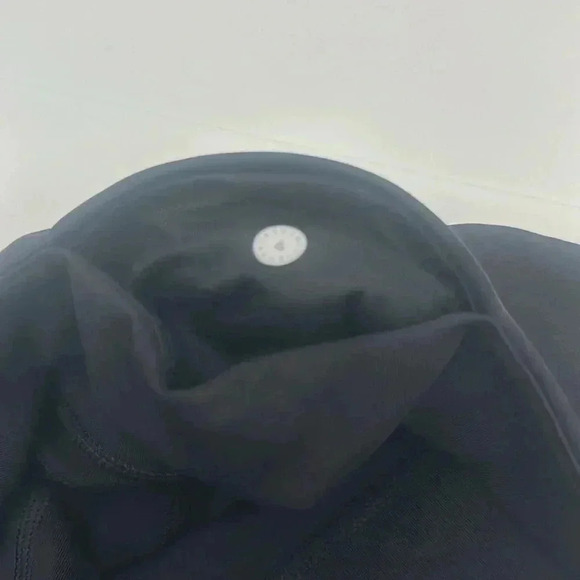 Lululemon Anew Crop Leggings Black Luxtreme Workout Pants 4 laser cut detail - Picture 9 of 10